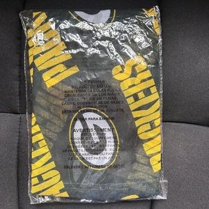 Women’s Green-Bay Packers NFL Sheer Infinity Scarf 70” x 25” NWT